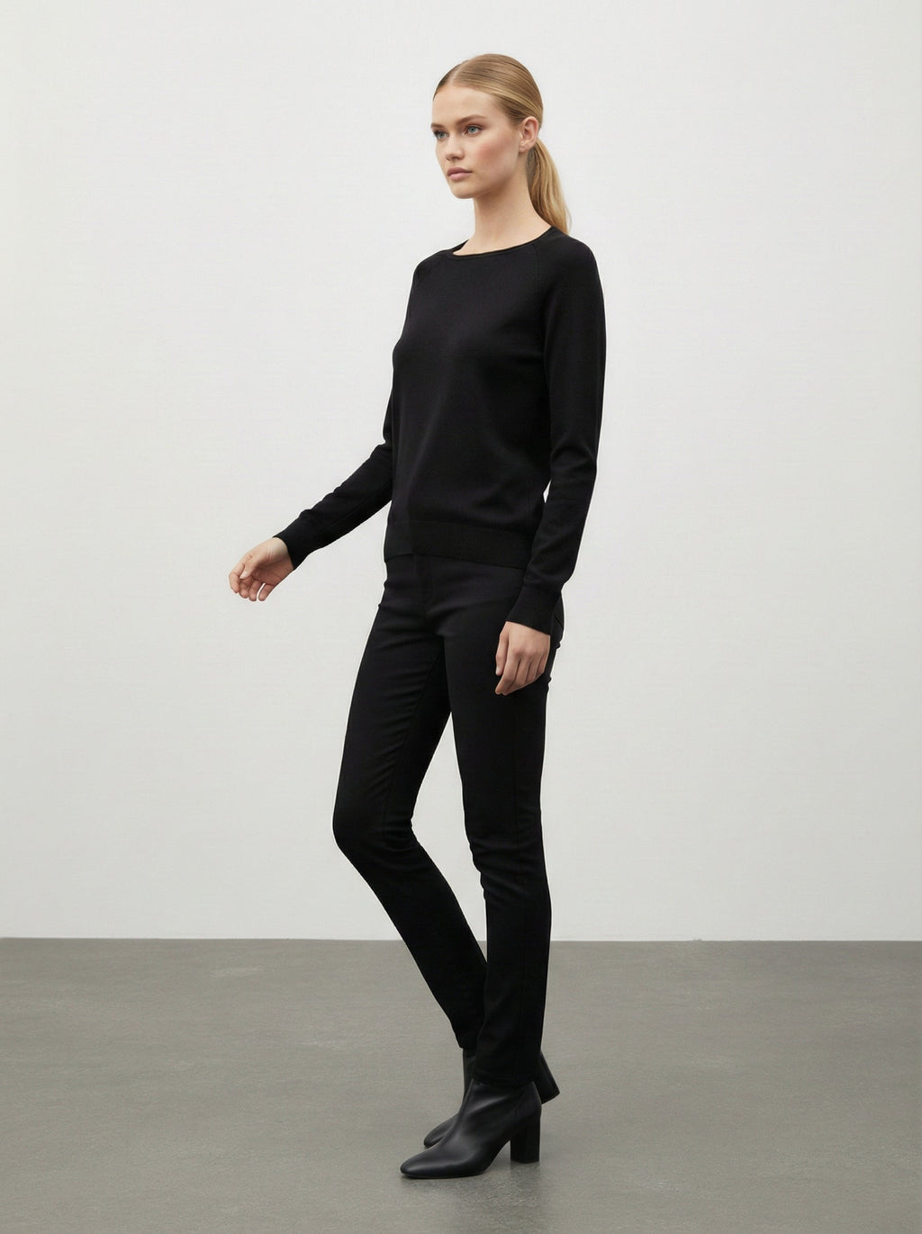 Maglia con scollo ampio