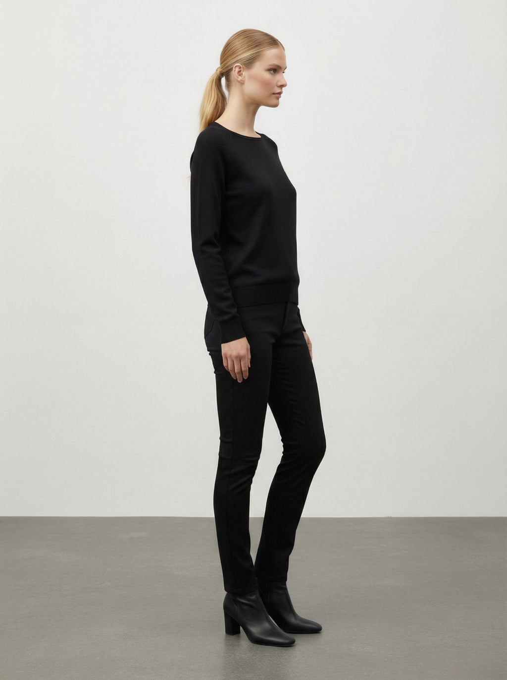 Maglia con scollo ampio