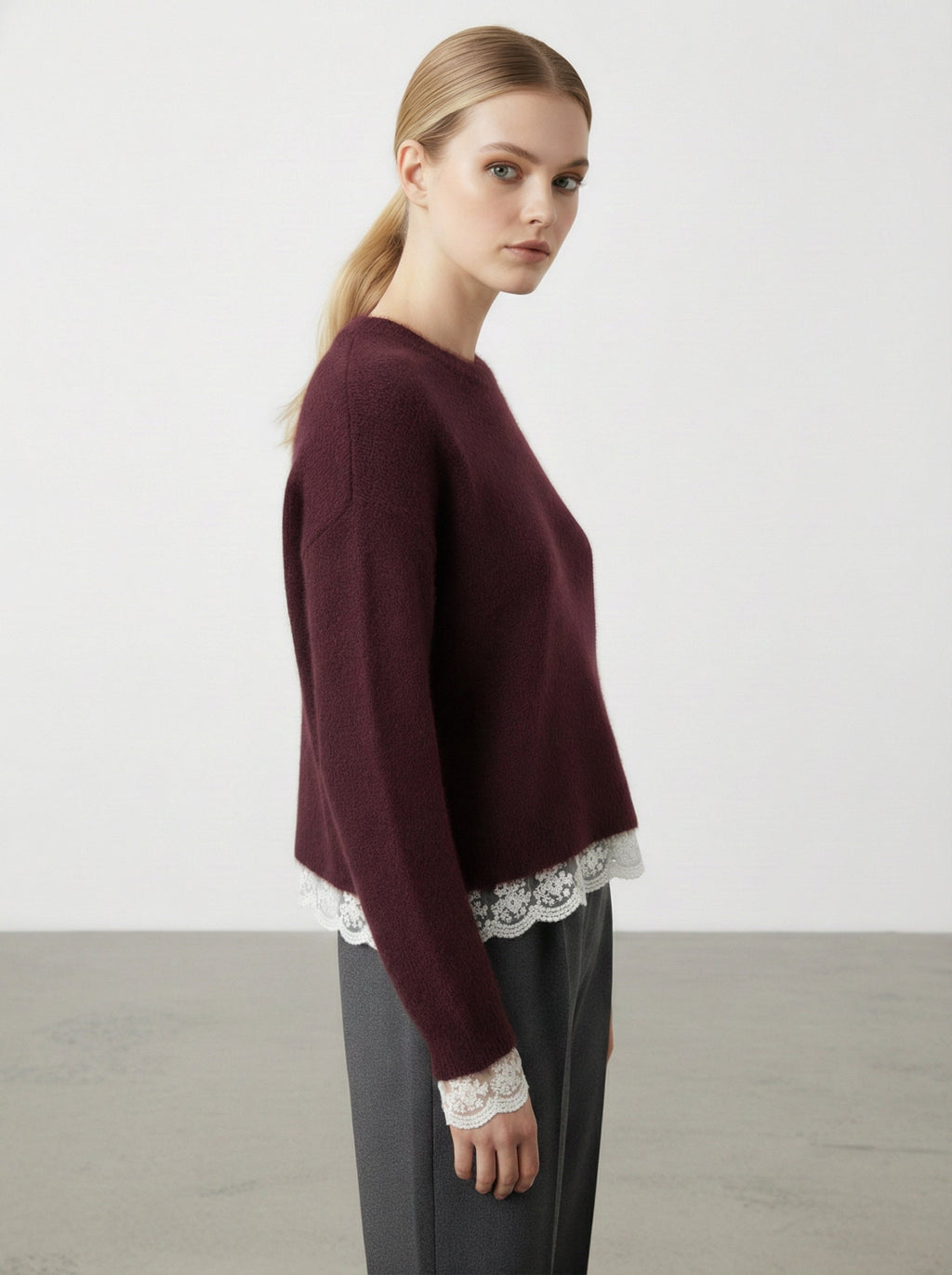Maglia con bordo in pizzo