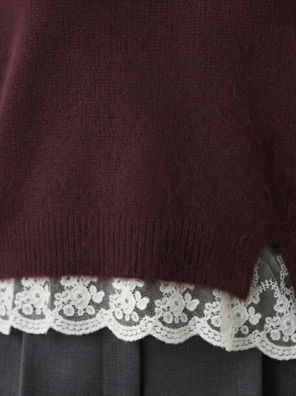 Maglia con bordo in pizzo