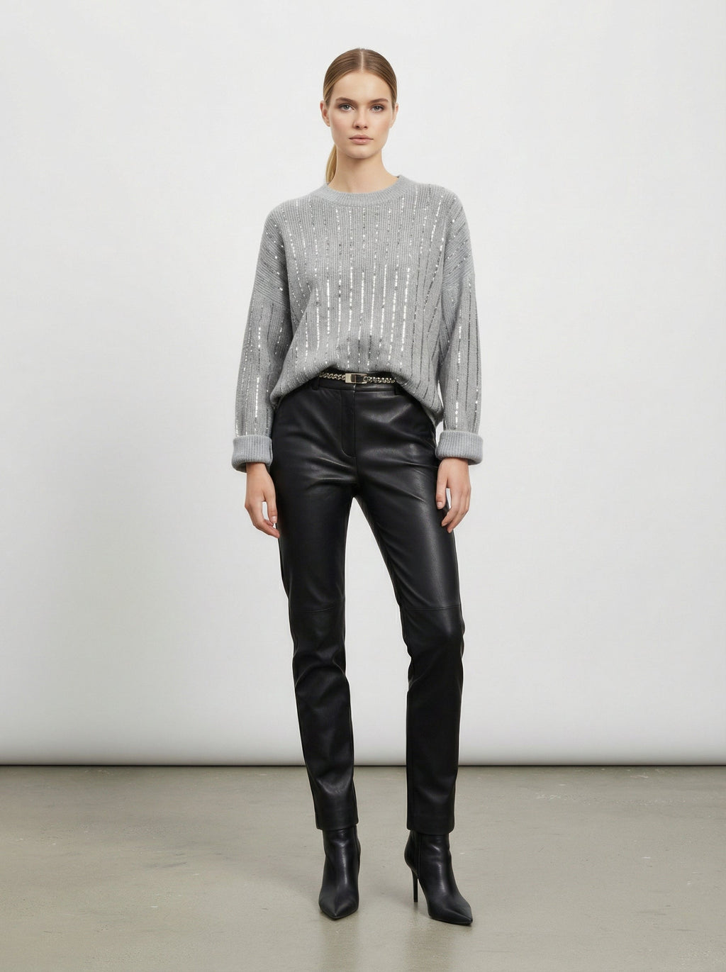 Maglia grigia con paillettes