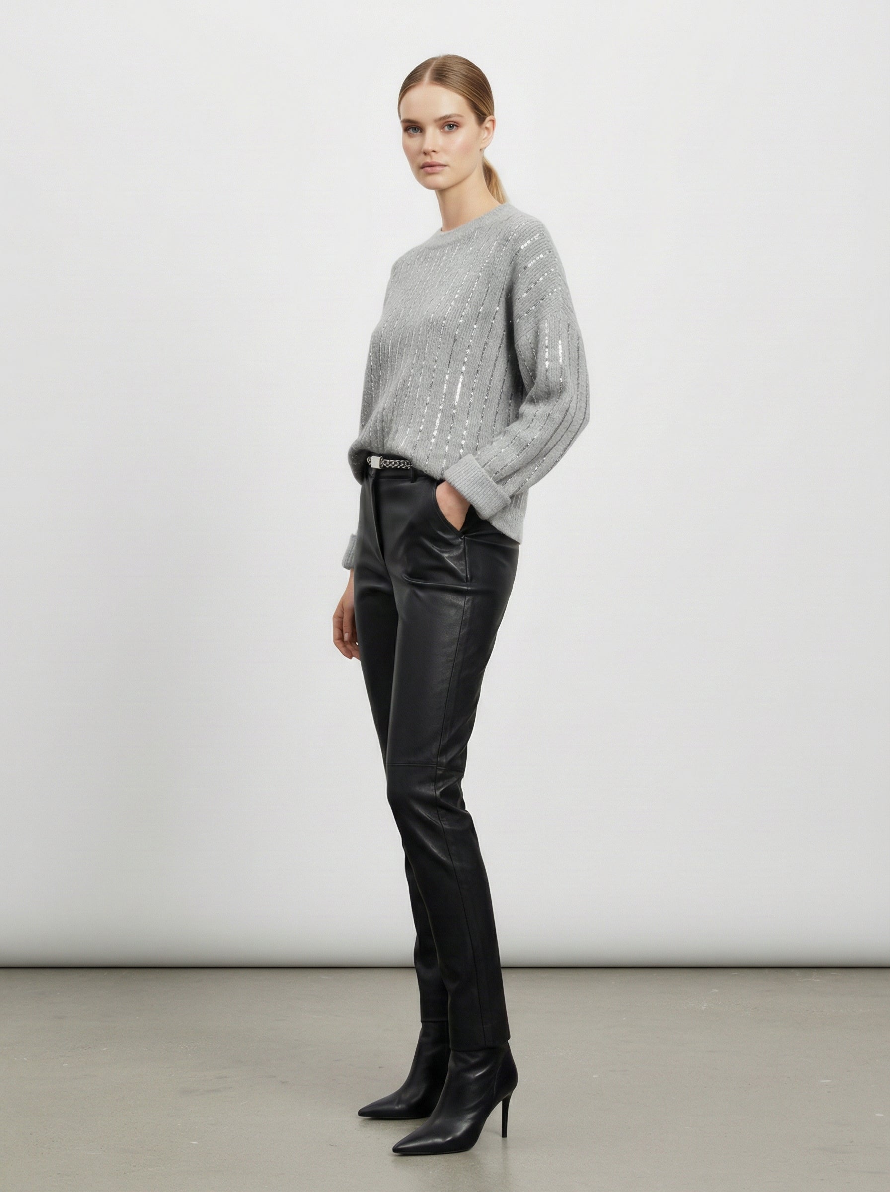 Maglia grigia con paillettes