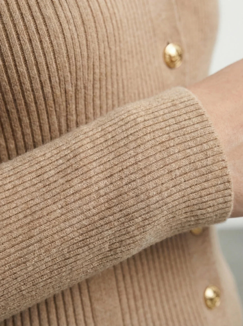 Maglia con bottoni chic