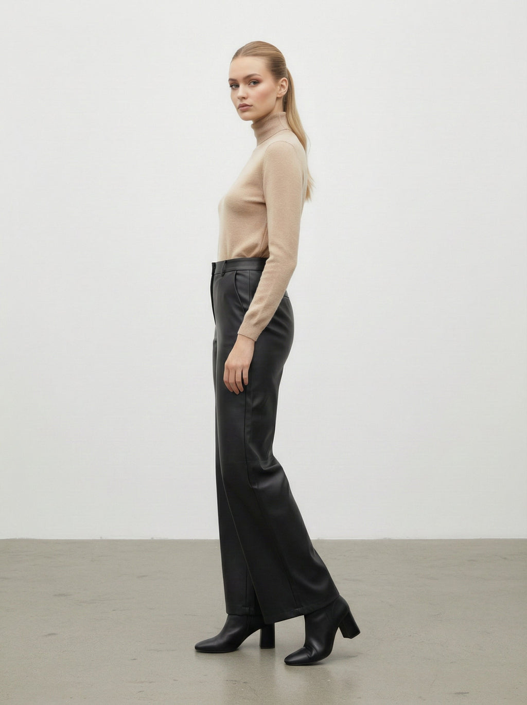 Pantaloni in pelle effetto