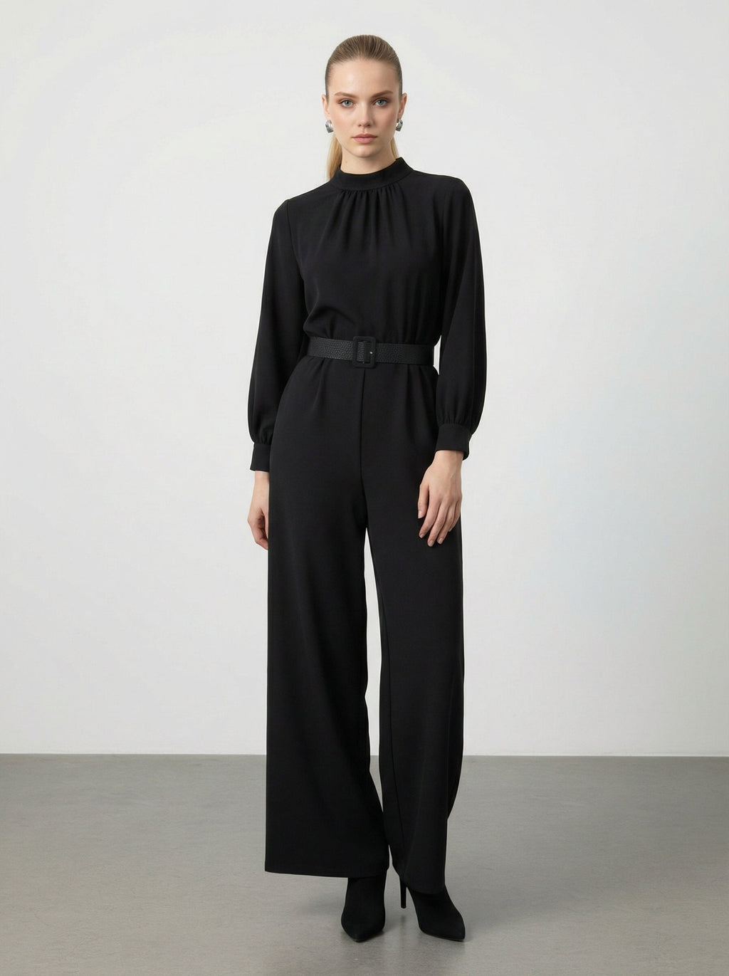 Tuta con pantalone ampio