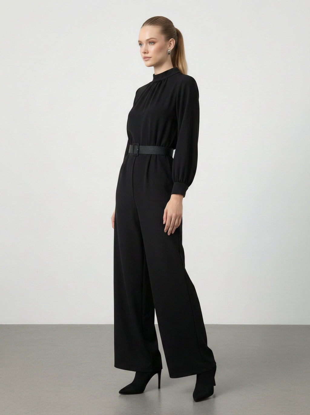 Tuta con pantalone ampio